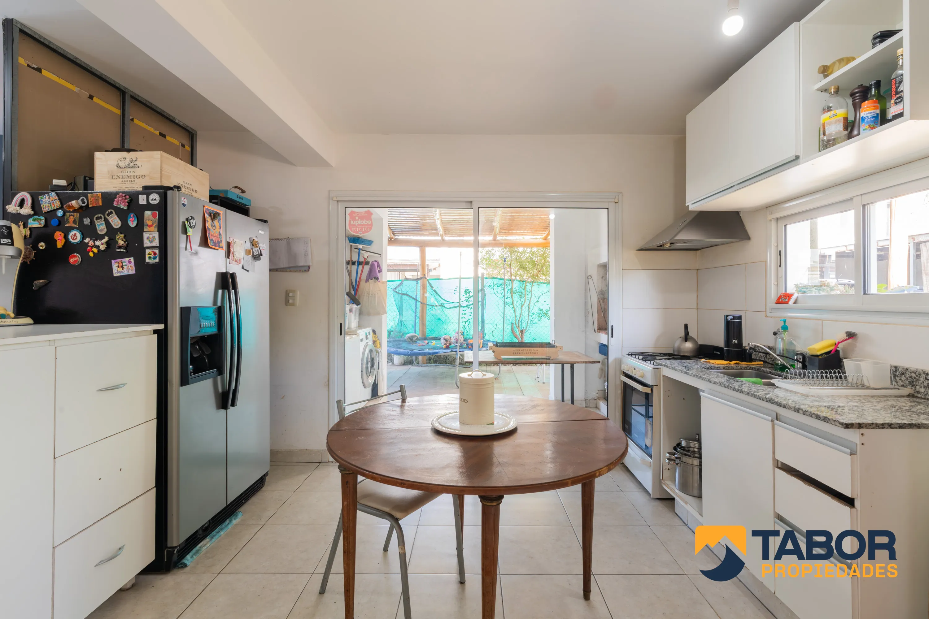 Dúplex en VENTA en barrio c seguridad | 3 hab, galería y patio | Campo de Vuelo, Chateau