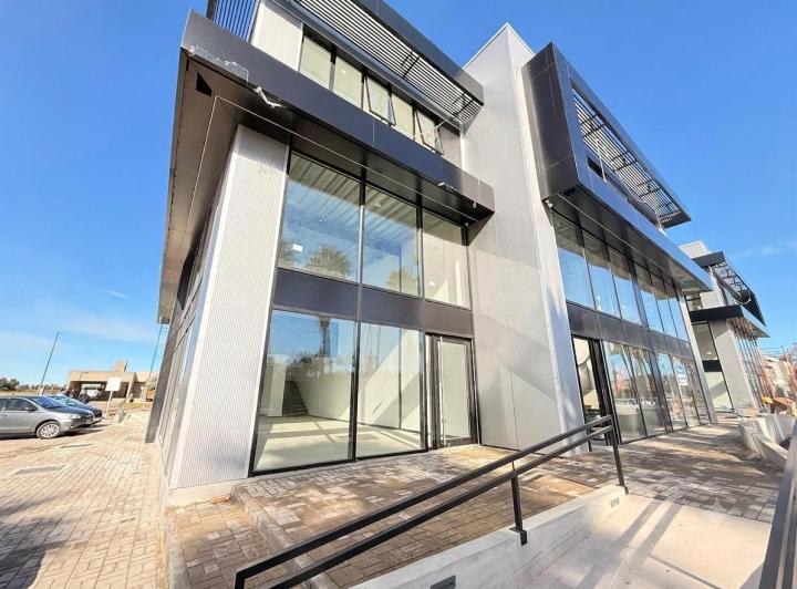 Local comercial · 165m² · 2 Ambientes