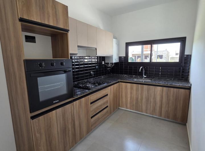 Casa · 100m² · 3 Ambientes · 1 Cochera