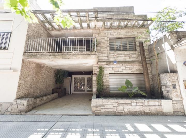 Casa · 251m² · 8 Ambientes