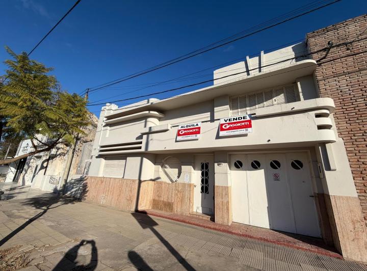 Casa · 247m² · 3 Dormitorios · 1 Cochera