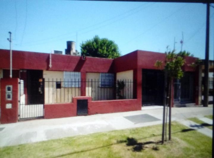 Casa · 150m² · 5 Ambientes · 2 Cocheras