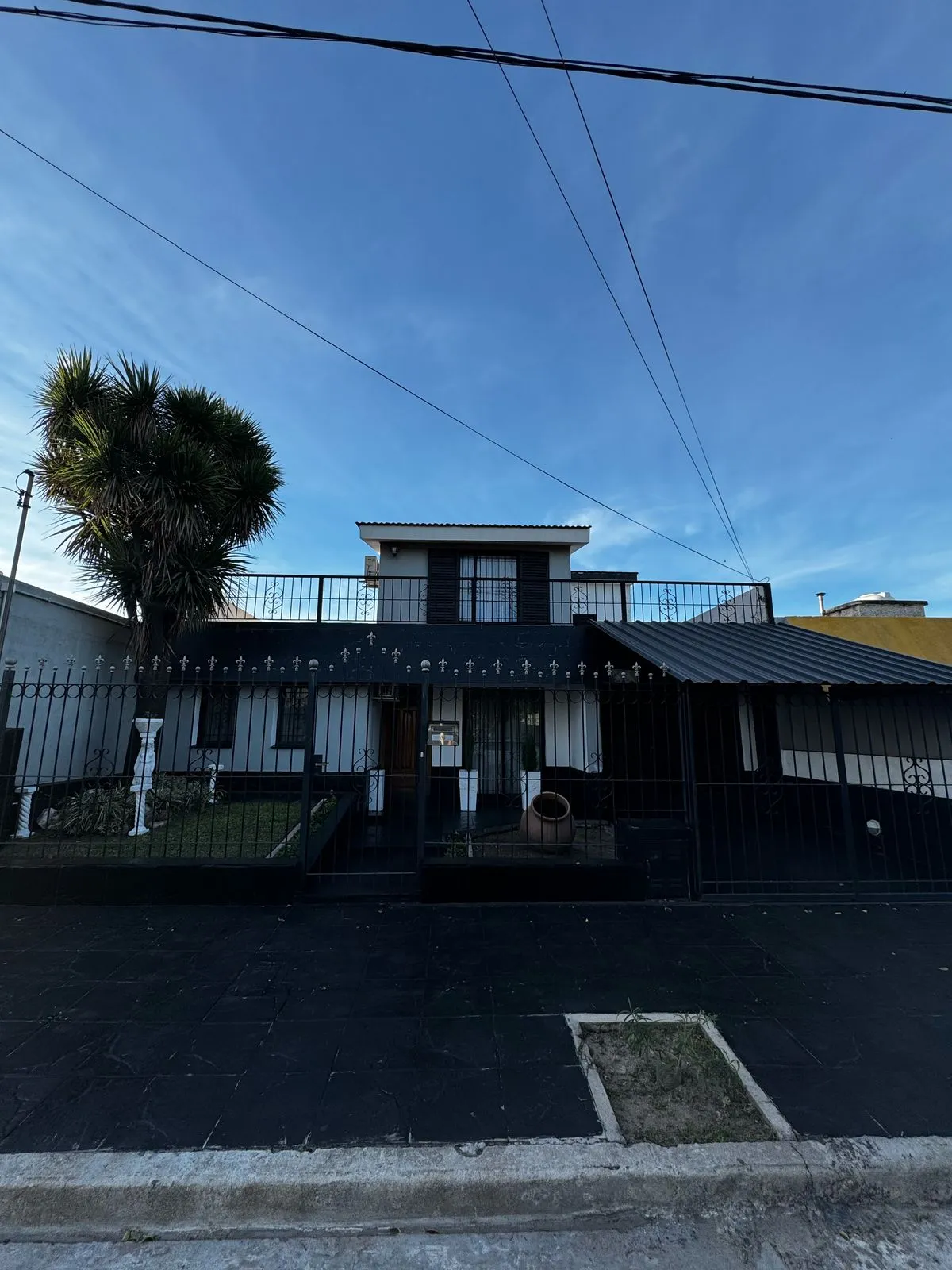 HERMOSA CASA CON PILETA BARRIO ALTOS DE VELEZ SARFIELD