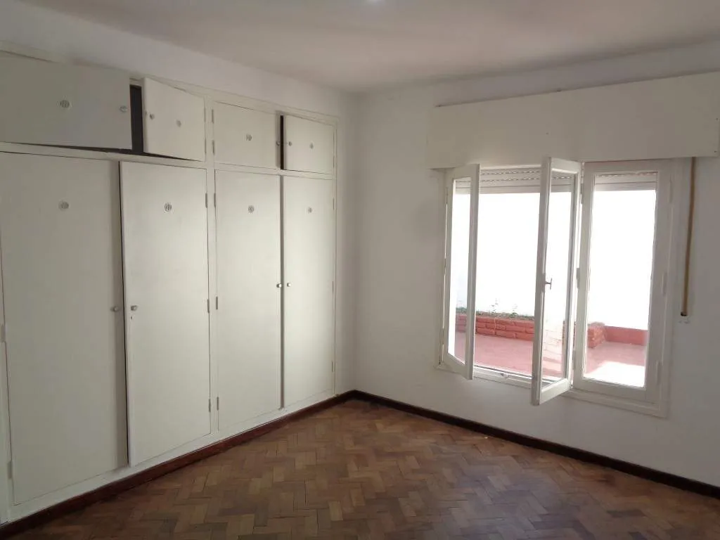 Barrio Villa Cabrera - Casa de 2 Dormitorios, Amplia y Luminosa con Cocina Comed...
