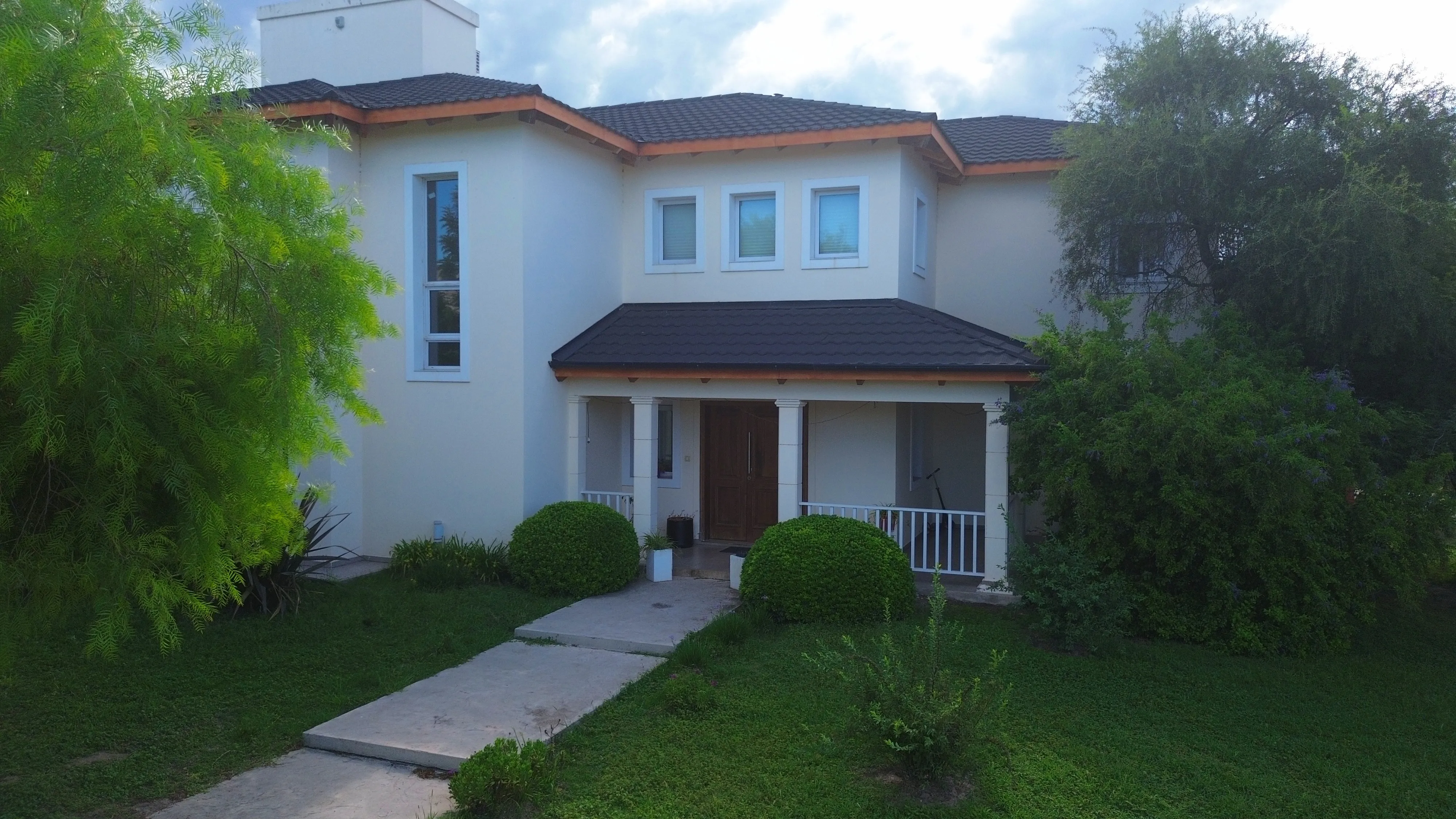 Valle Escondido Casa de 1 Categoria 450 m² 730 Terreno Pileta Climatizada