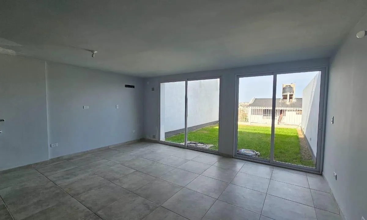 Dúplex reciclado nuevo | 3 dorm. con suite, terraza con jacuzzi y 2 cocheras | Vista a las sierras