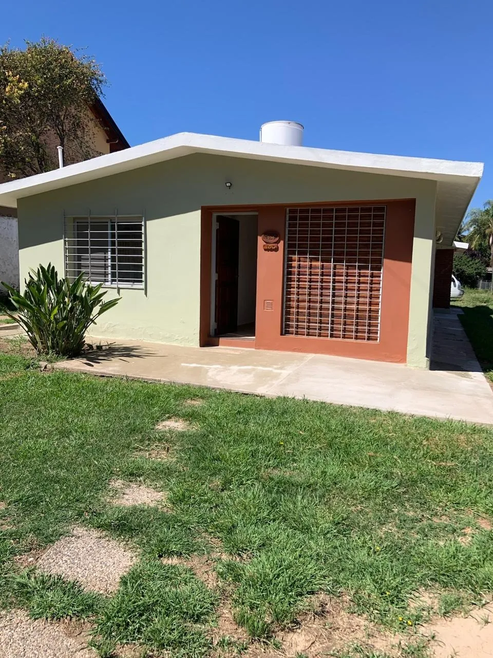 EXCELENTE CASA - ALQUILER PERMANETE - CARLOS PAZ