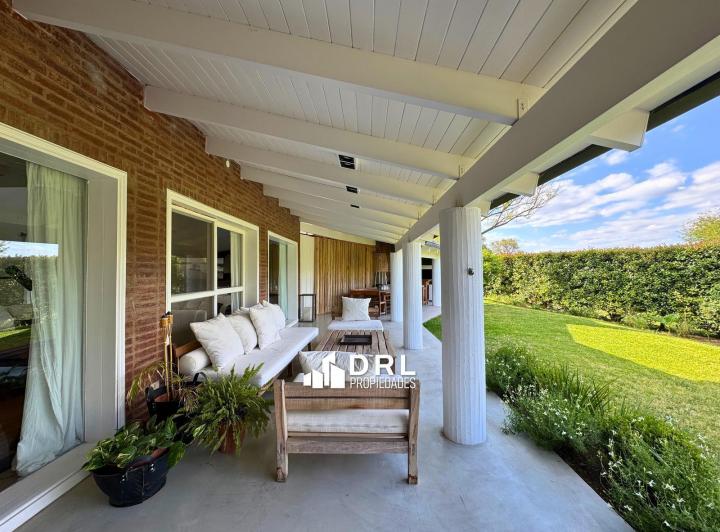 Casa · 600m² · 7 Ambientes · 2 Cocheras