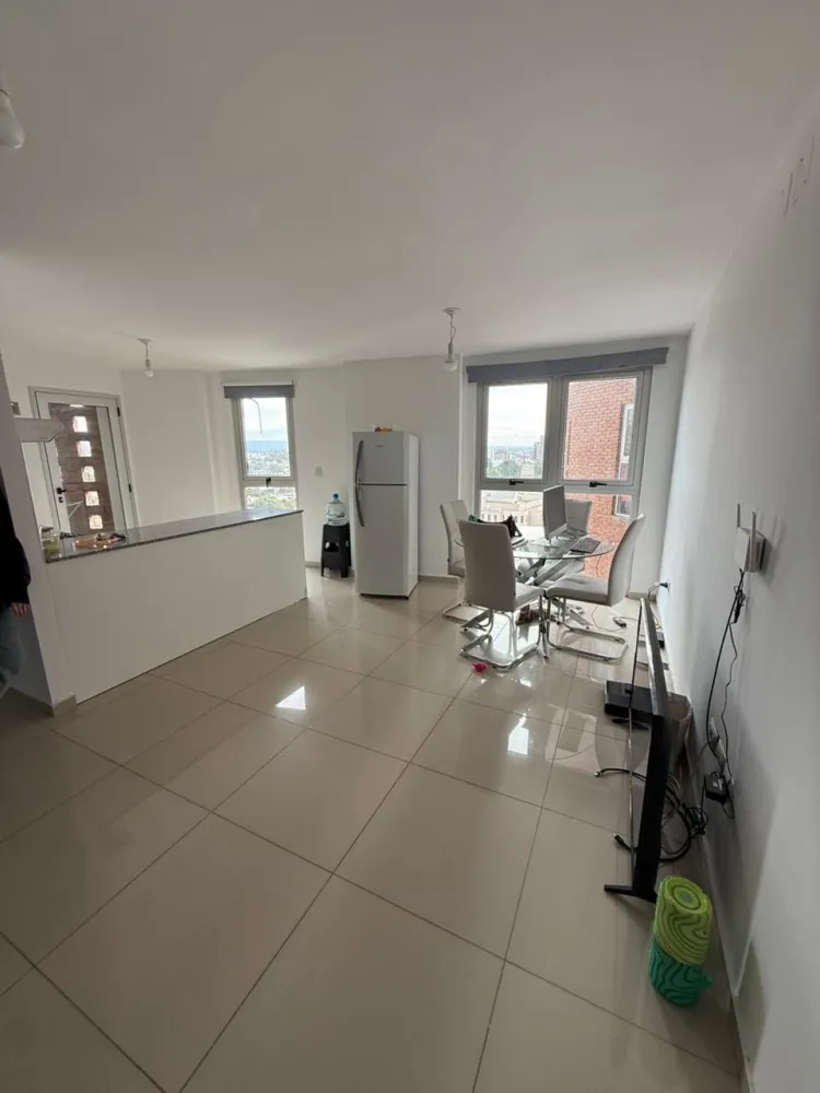 Para más Iluminación mayor Altura, Piso 13, en B° Güemes de 1 dorm.