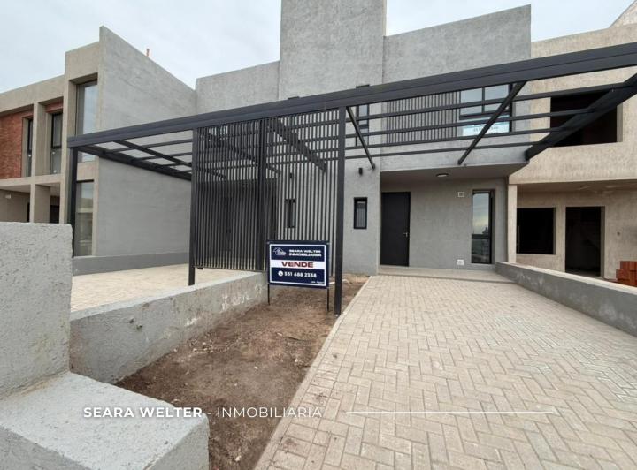 Casa · 115m² · 3 Ambientes · 1 Cochera
