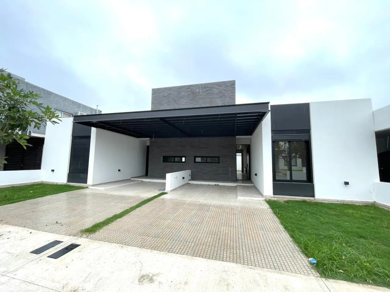CLAROS DEL BOSQUE CASA EN VENTA PLANTA BAJA A ESTRENAR
