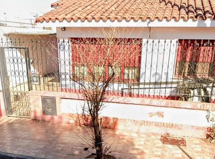Casa · 242m² · 4 Ambientes · 1 Cochera