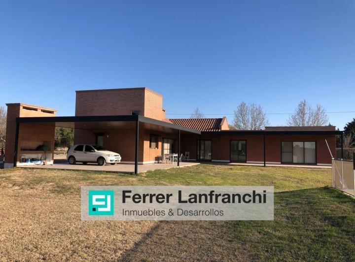 Casa · 308m² · 9 Ambientes · 2 Cocheras