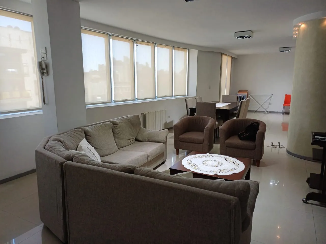 PISO COMPLETO - UNA CASA A LA ALTURA DEL PISO 7