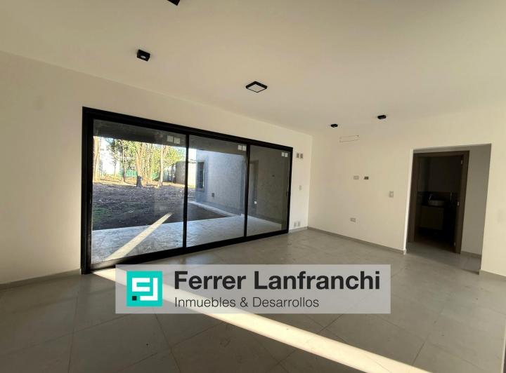 Casa · 400m² · 5 Ambientes · 1 Cochera