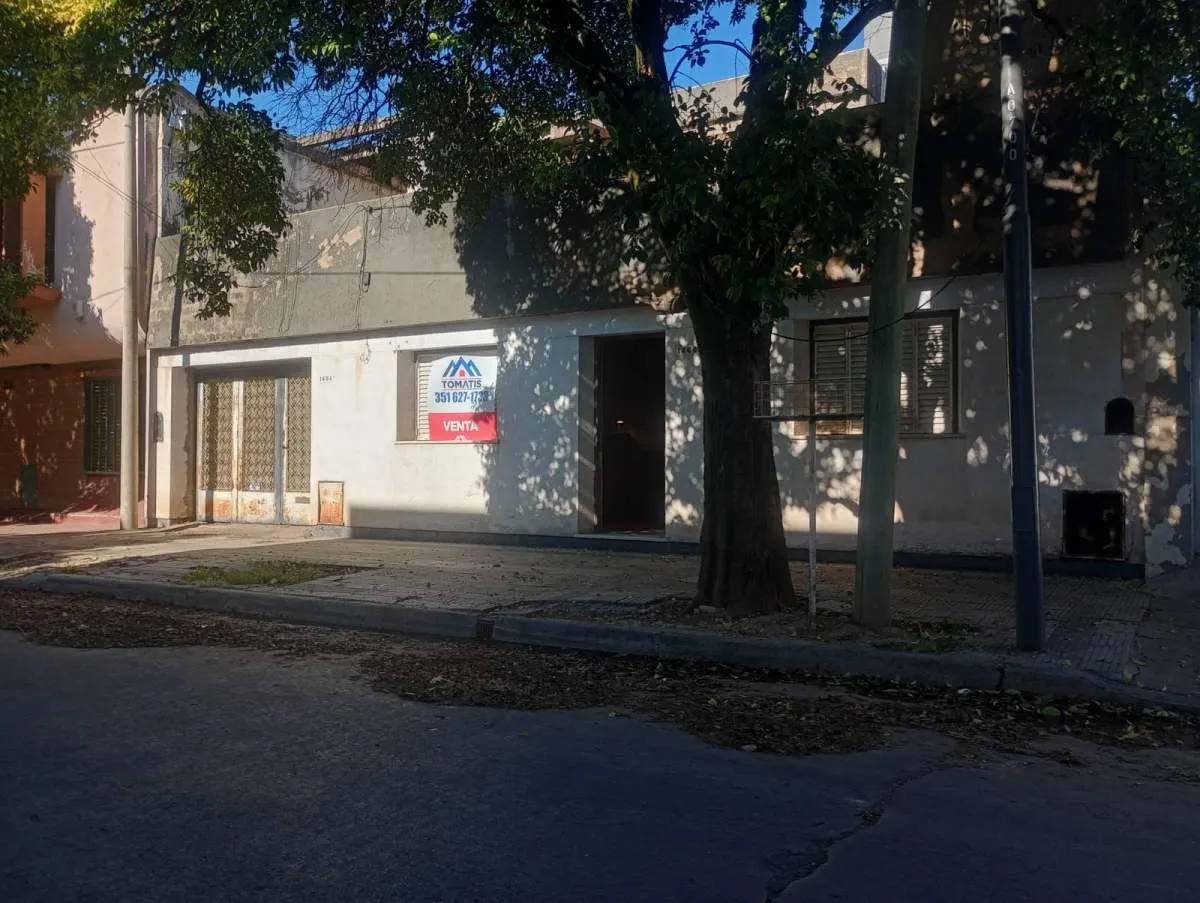 Talleres Oeste: Panaholma al 1400  Casa  Departamento  quincho  galpon 338 m2 cu...