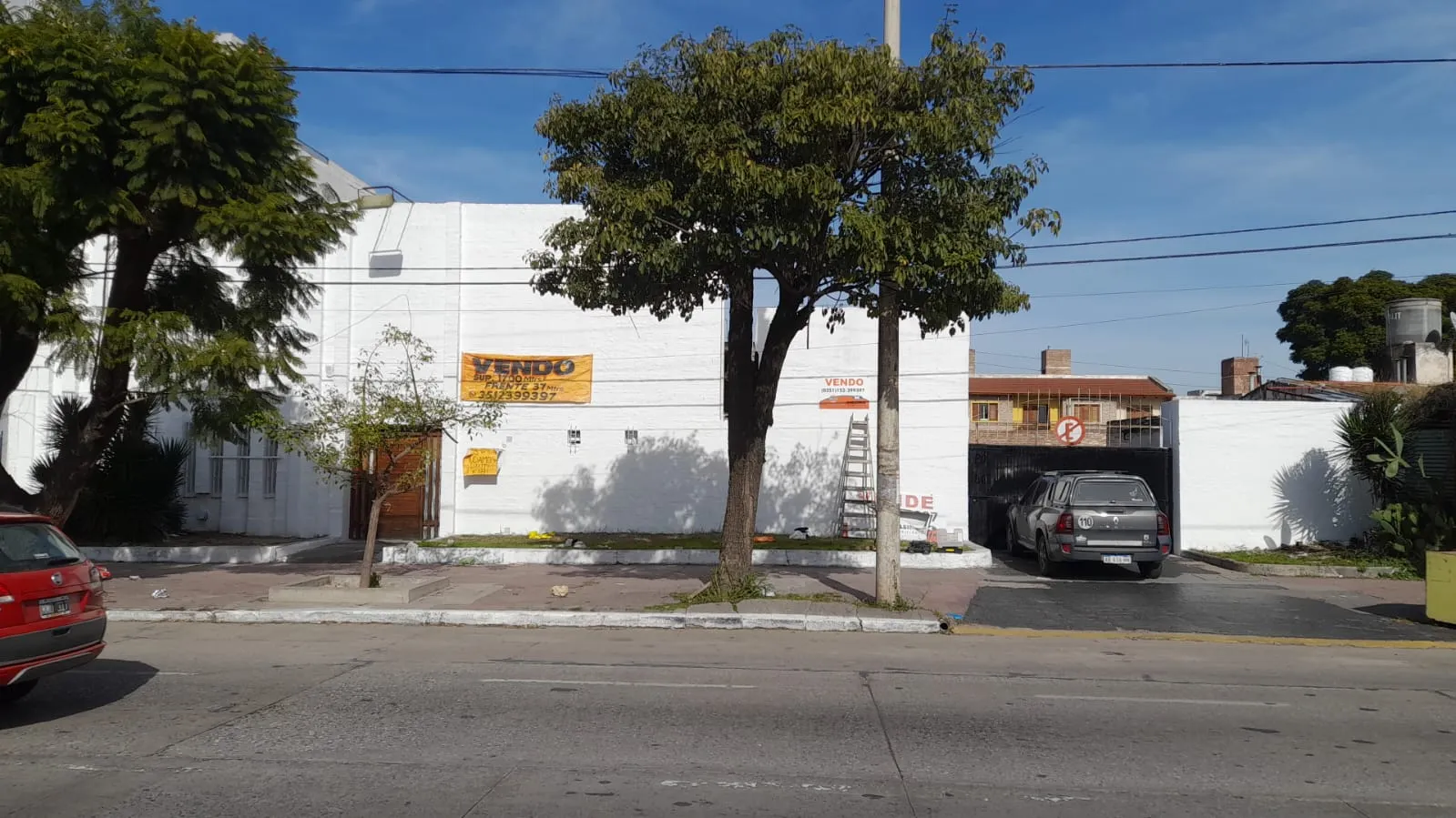 GRAN INVERSIÓN GALPON - LOCAL  Y CASA SOBRE AV. SABATTINI !!