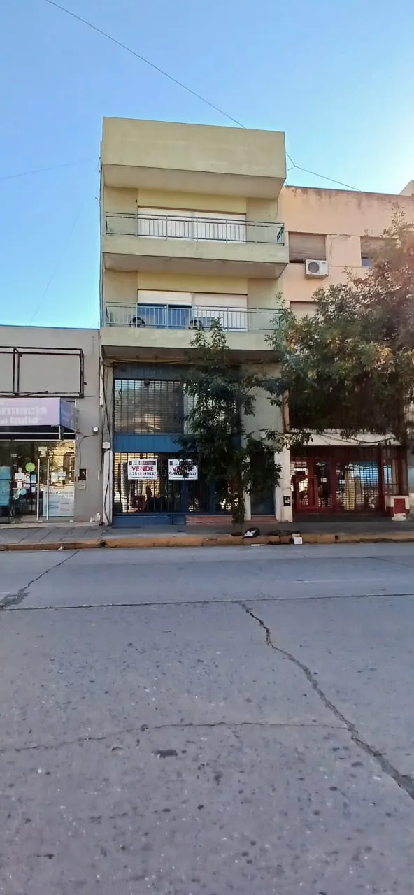 Edificio c/ LOCAL + 2 DEPTOS