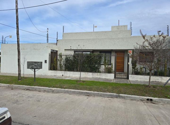Casa · 150m² · 6 Ambientes · 2 Cocheras