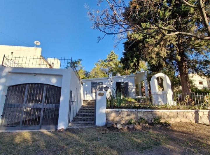 Casa · 97m² · 6 Ambientes · 1 Cochera