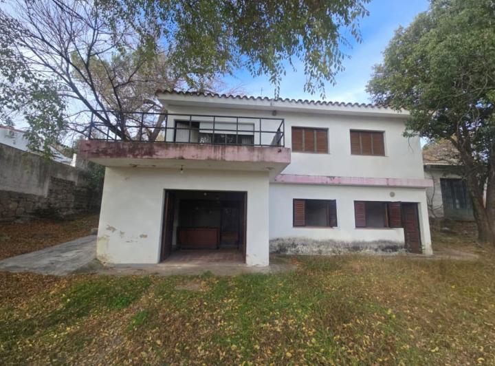 Casa · 180m² · 4 Ambientes
