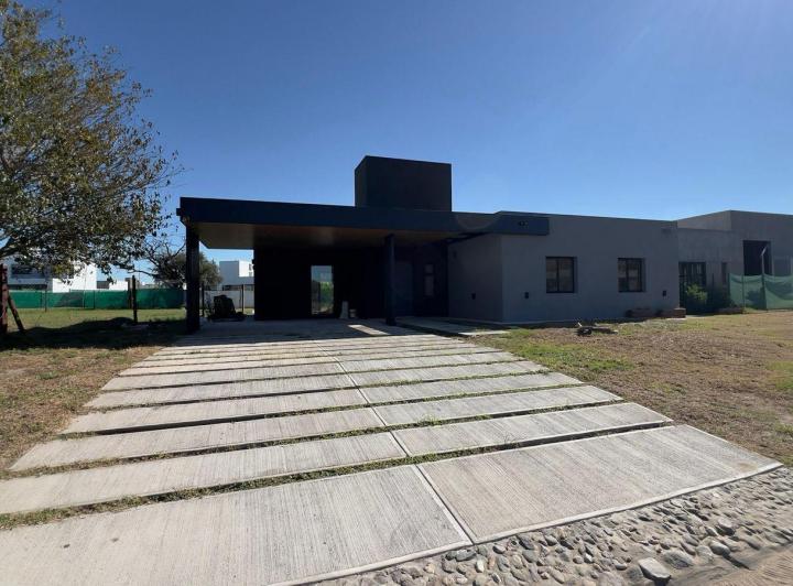 Casa · 198m² · 3 Ambientes