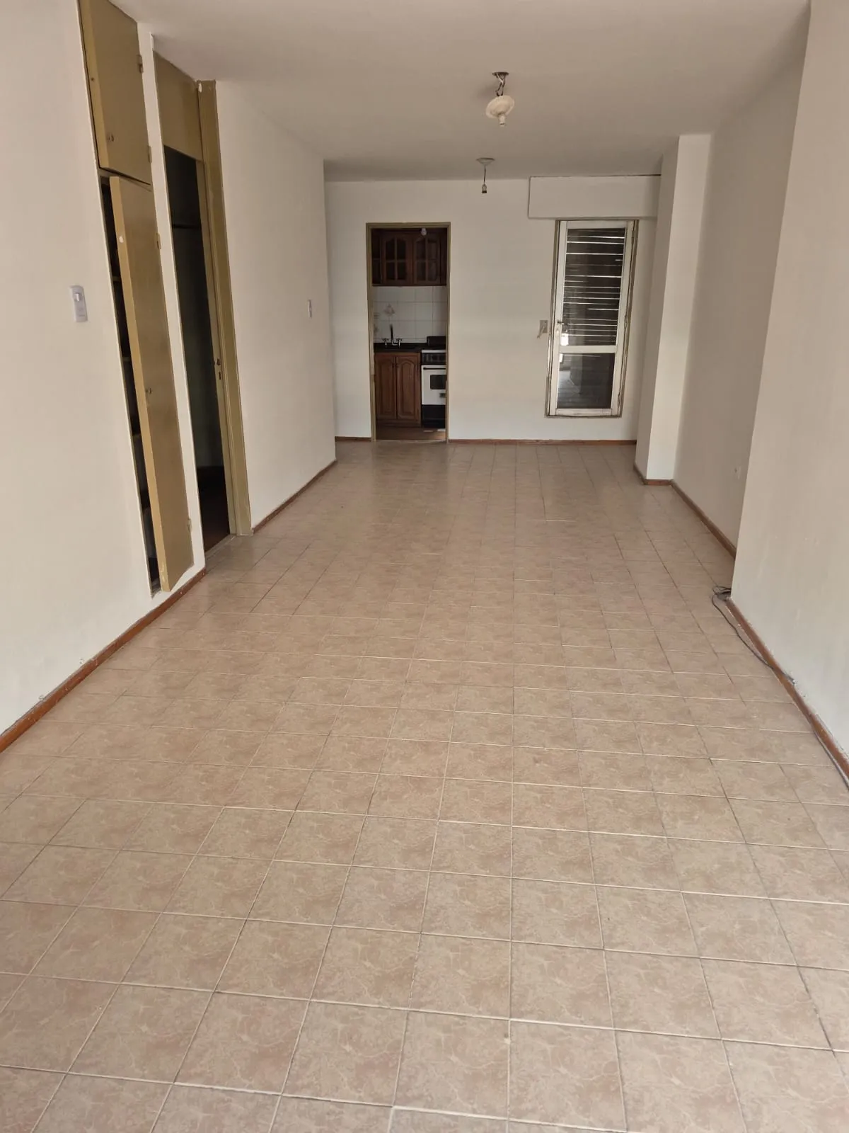 ¡Monoambiente amplio! En la mejor zona de San Vicente.