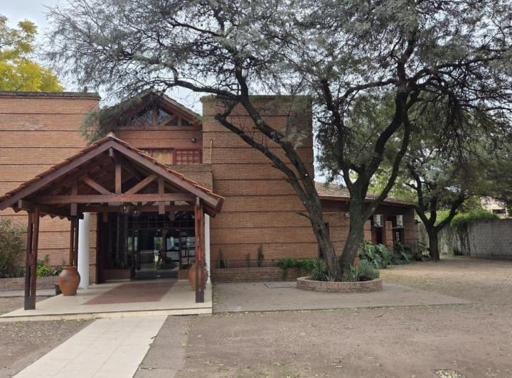 Local comercial · 760m² · 9 Ambientes