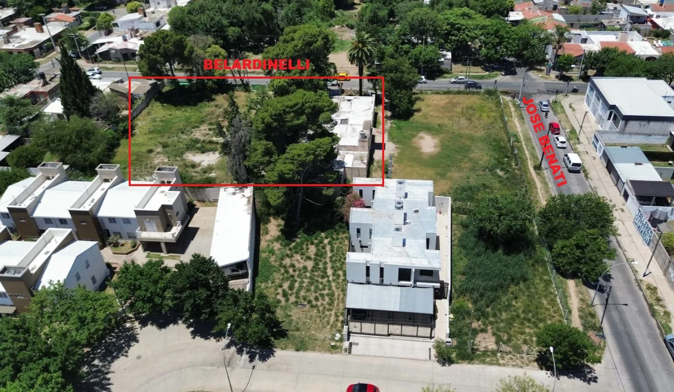 Zona Sur - Amplio terreno APTO PROYECTO COMERCIAL - A mts de Velez Sarsfield