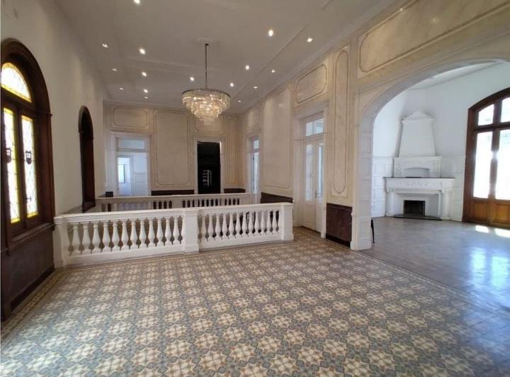 Local comercial · 550m² · 12 Dormitorios