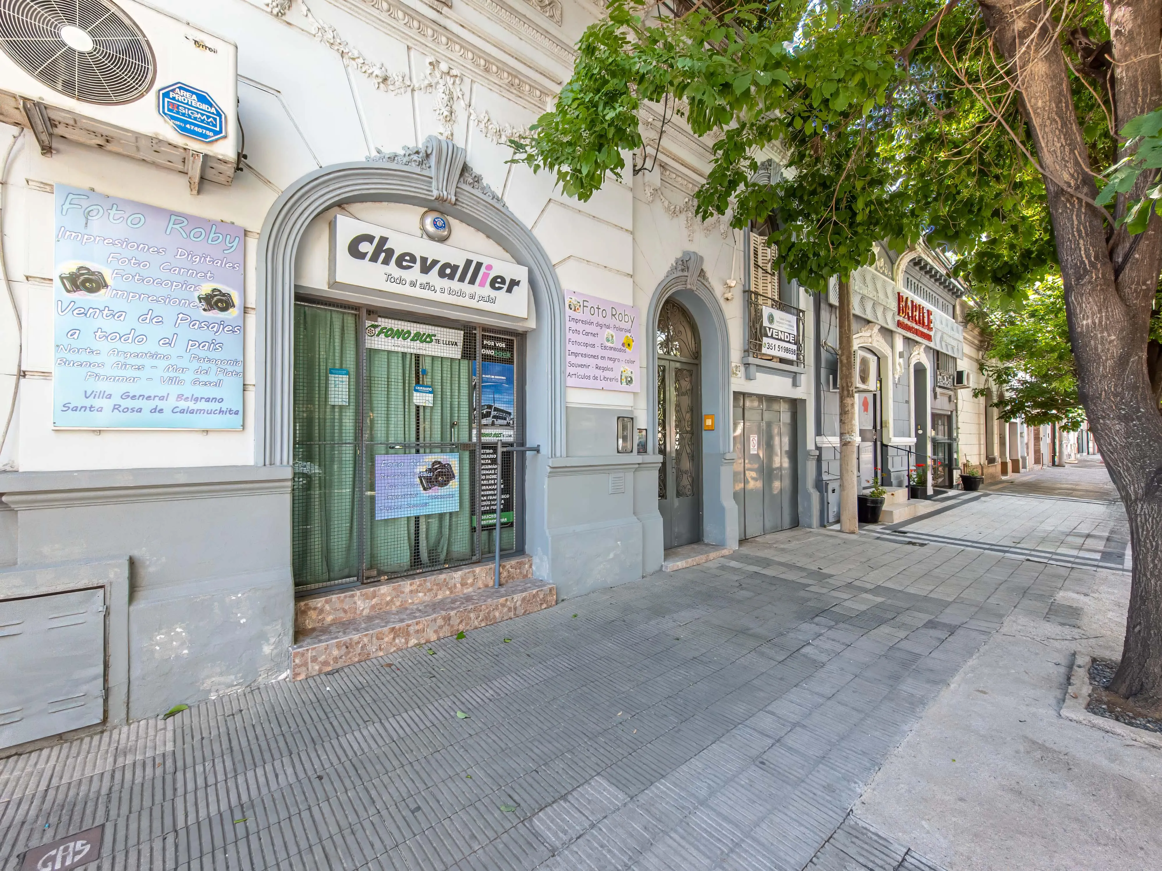 VENTA CASA 3 DORM. 1 LOCAL COMERCIAL. 1 BAÑO. 1 PLANTA.  ALTA CÓRDOBA. CORDOBA.