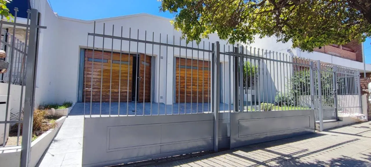 Casa de 3 Dormitorios en B° Lomas de San Martin