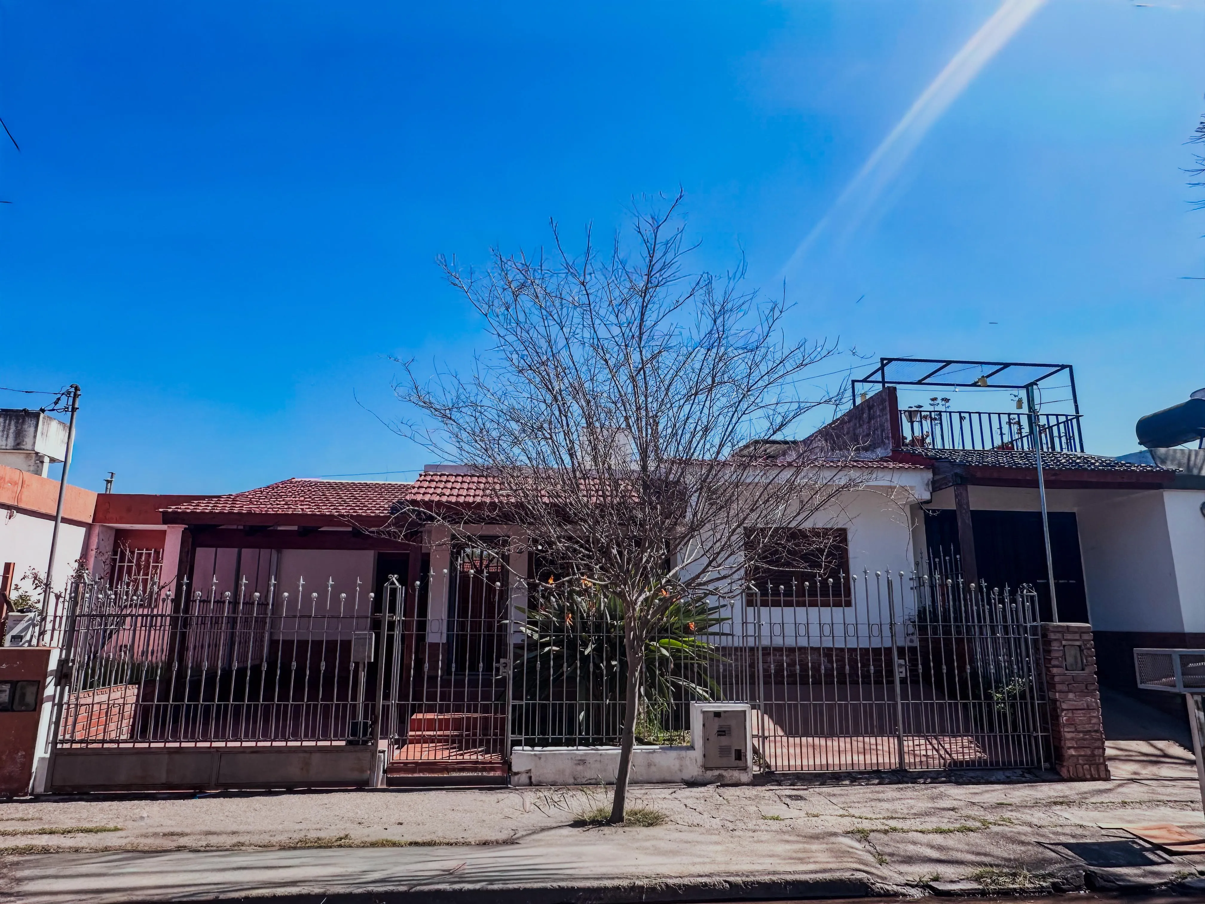 VENTA CASA 3 DORMITORIOS LAS PALMAS - ESCRITURA Y PLANOS
