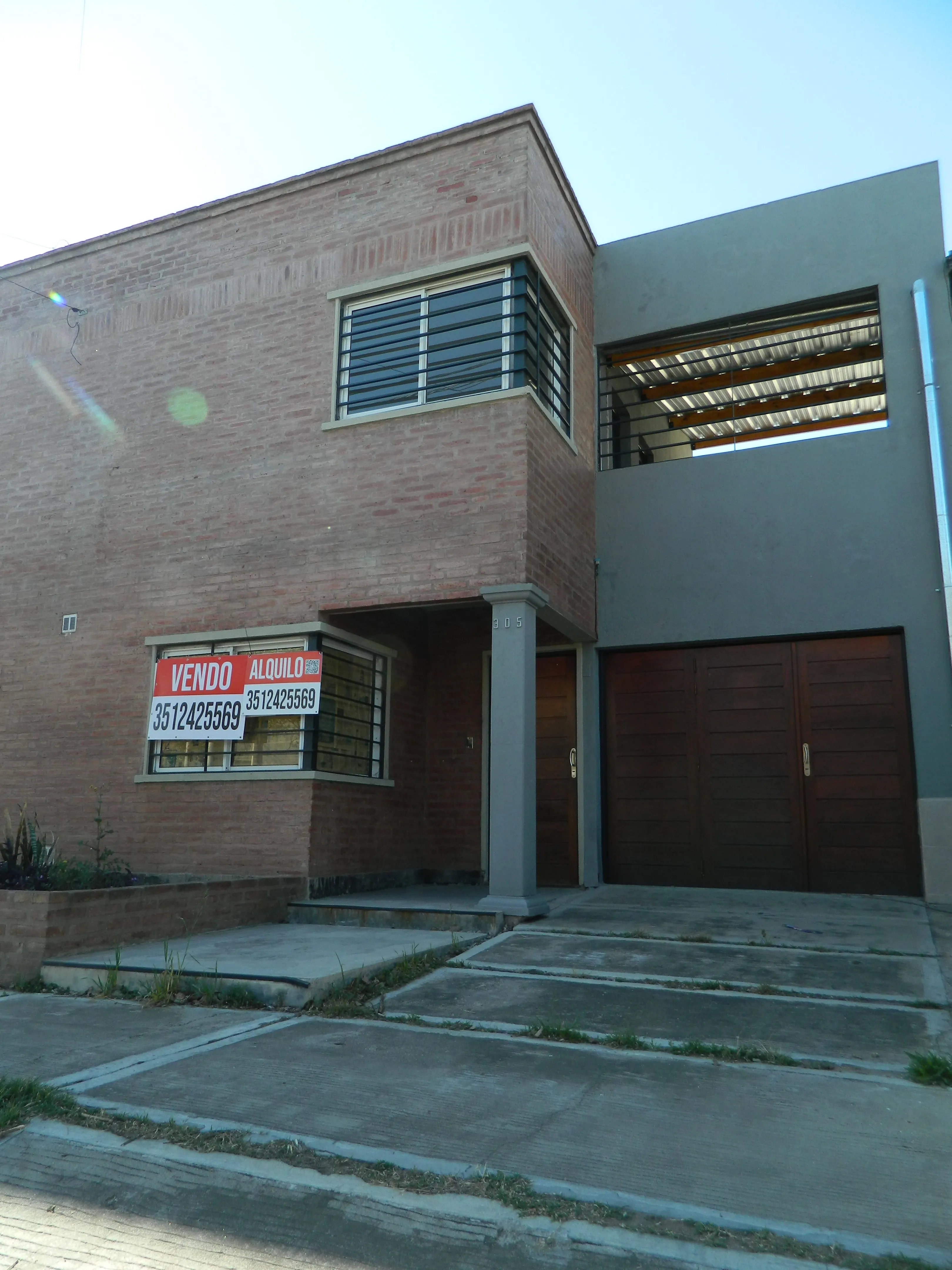 B° Teodoro Felds, calle Buceo 305-casa 2 plantas- 3 habit -2 baños-coch