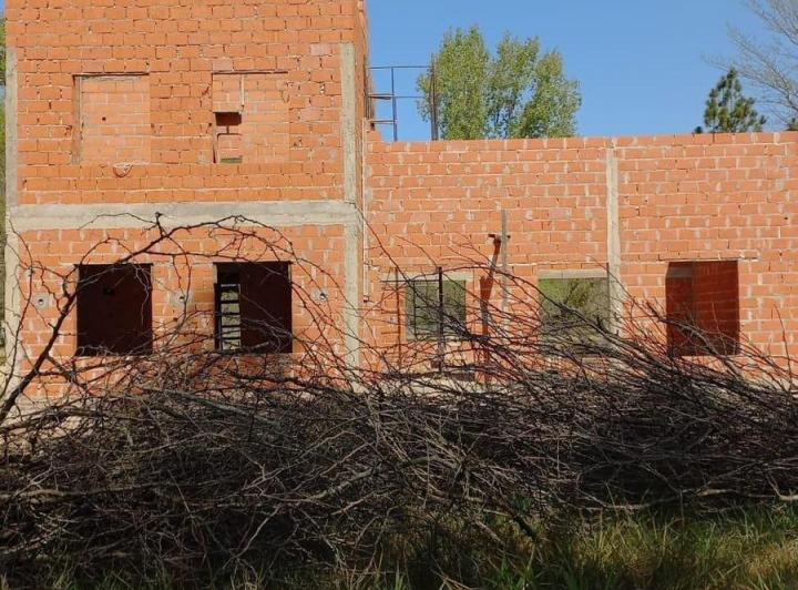 Terreno · 1860m² · 4 Ambientes