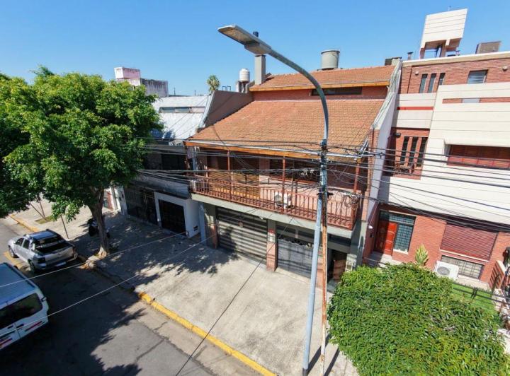 PH · 228m² · 4 Ambientes · 1 Cochera