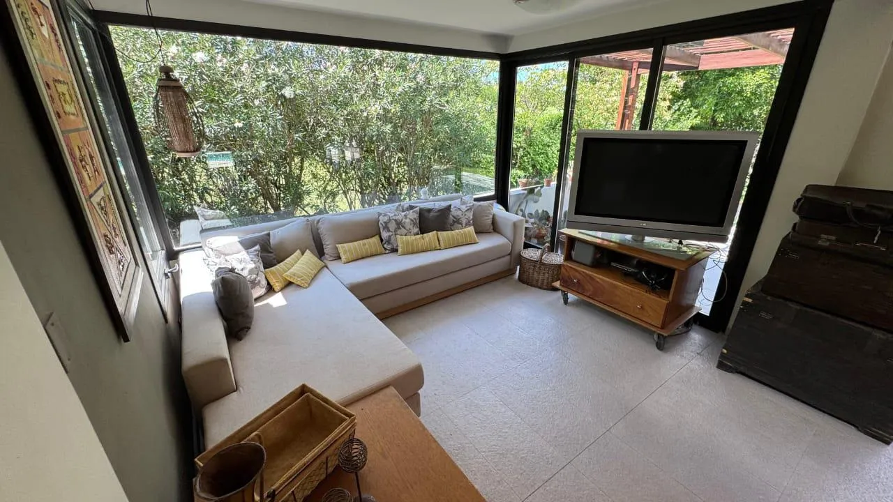 CASA VENTA LOMAS DE LA CAROLINA  FONDO GOLF 4 DORMITORIOS