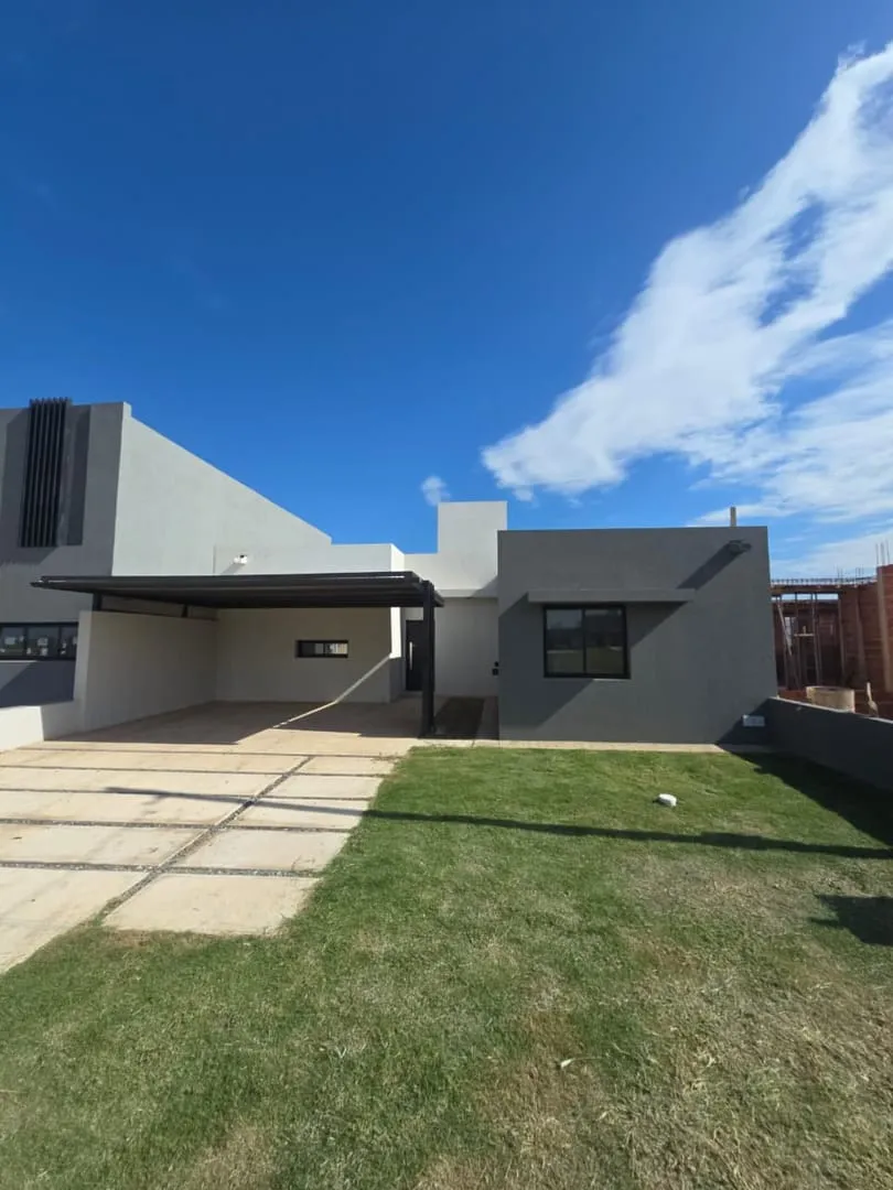 APTA CREDITO CASA EN DOCTA - NOBU TOWN - 3dor. 2 baños. - ENTREGA + CUOTAS