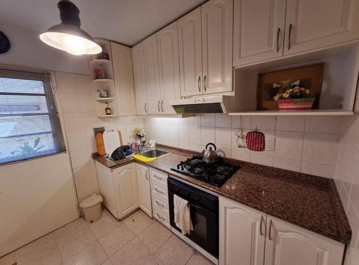 Casa · 90m² · 6 Ambientes · 1 Cochera