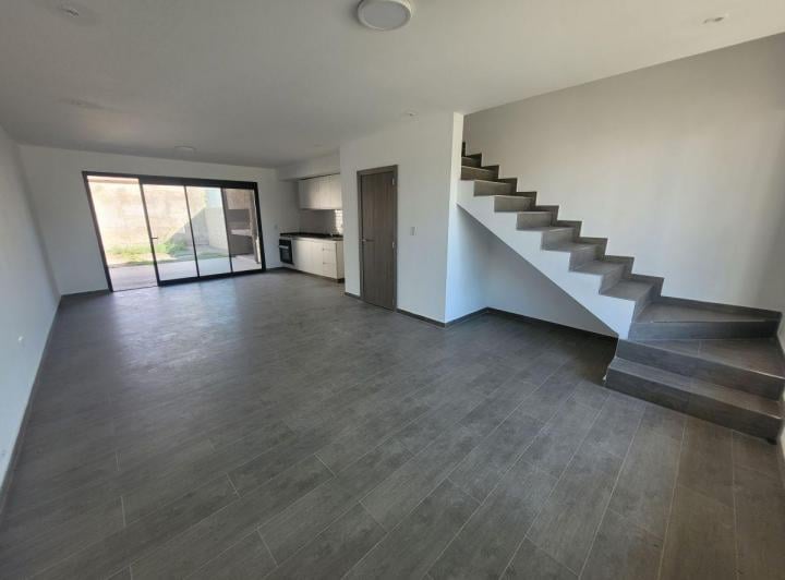 Casa · 107m² · 3 Ambientes · 2 Cocheras