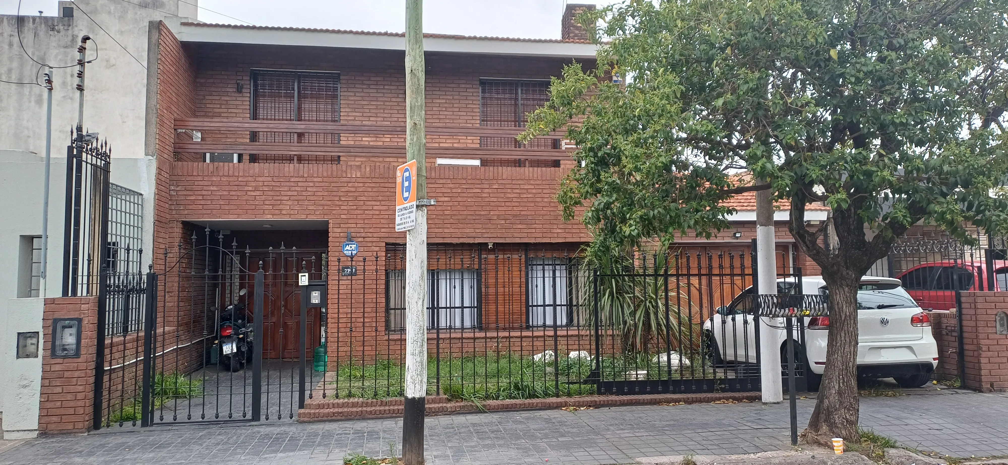 RECICLADA! Casa 3 Dorm, Escritorio y Piscina a mts de Av Nuñez al 3900