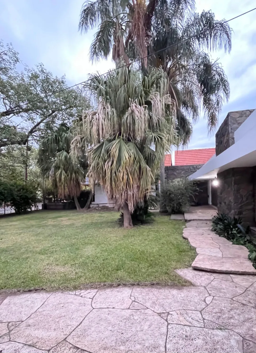 SE VENDE ESPECTACULAR, HERMOSA E IMPONENTE CASA EN AV RAFAEL NUÑEZ