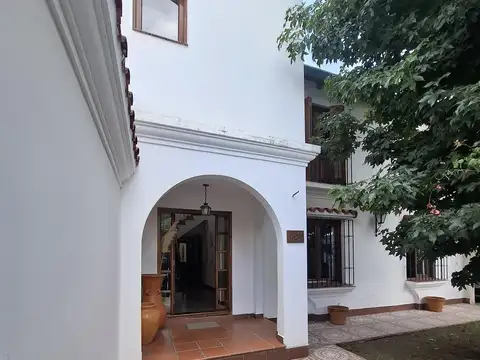 Casa en Venta en Barrio Grand Bourg, Salta