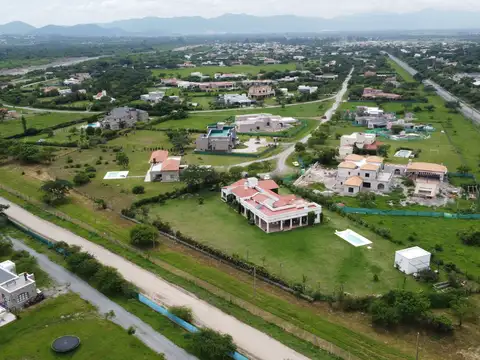 Casa en Venta en Chacras de Santa María de San Lorenzo, Countries y Barrios Cerrados en San Lorenzo