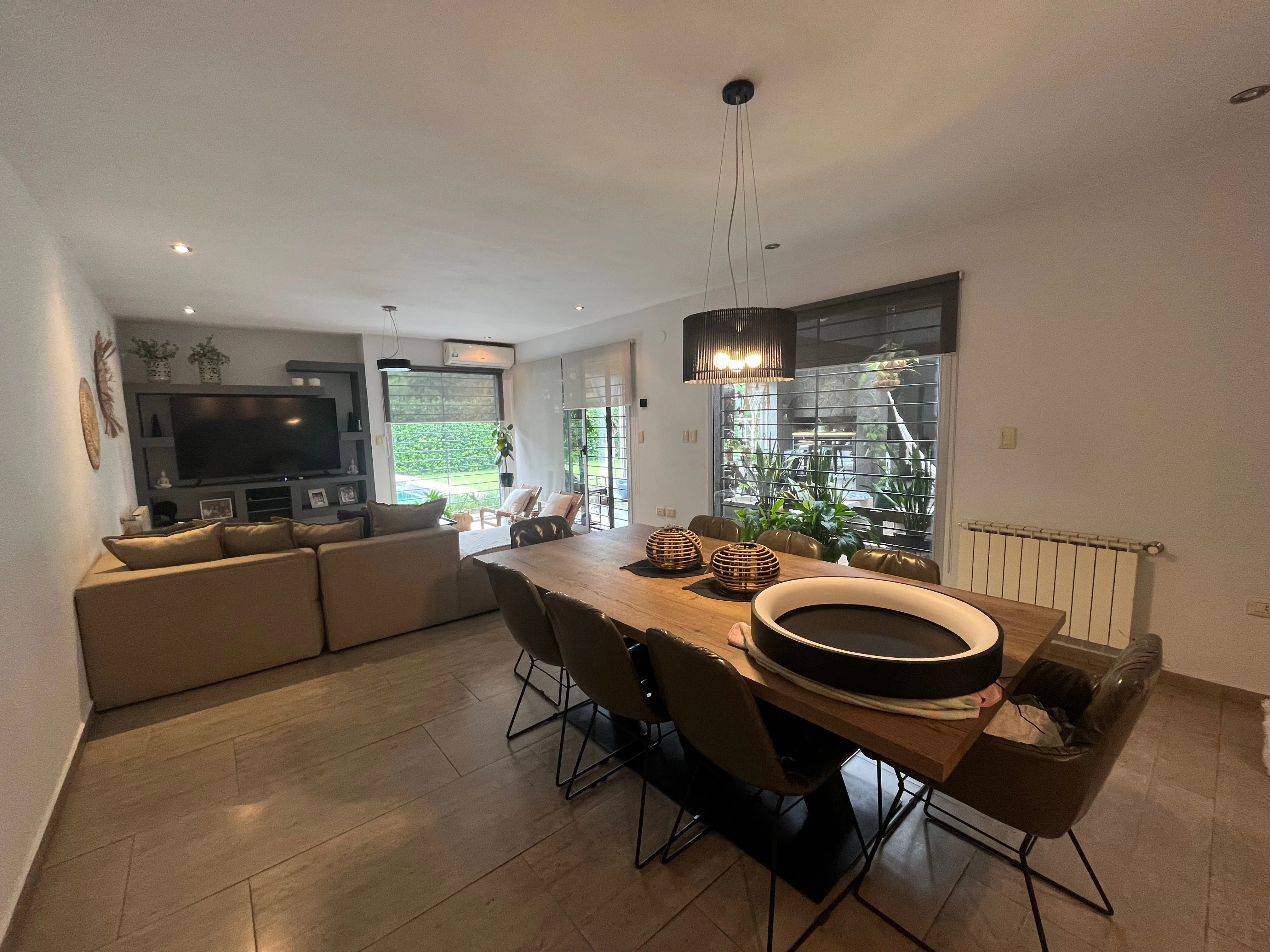 ESPECTACULAR CASA MODERNA EN VENTA LA CAROLINA