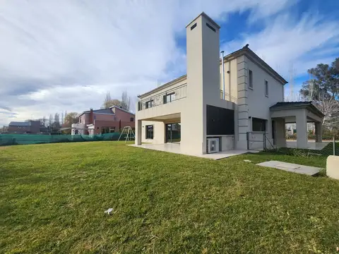 Casa en Venta en Neuquén, Confluencia