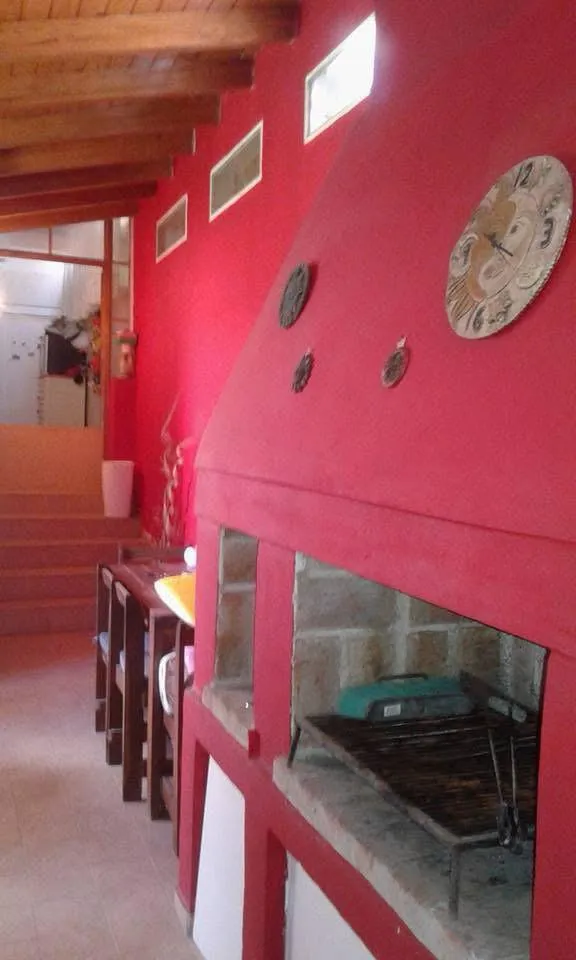 CASA A LA VENTA EN LA MEJOR UBICACION DE LA CALERA. LUMINOSA Y FUNCIONAL