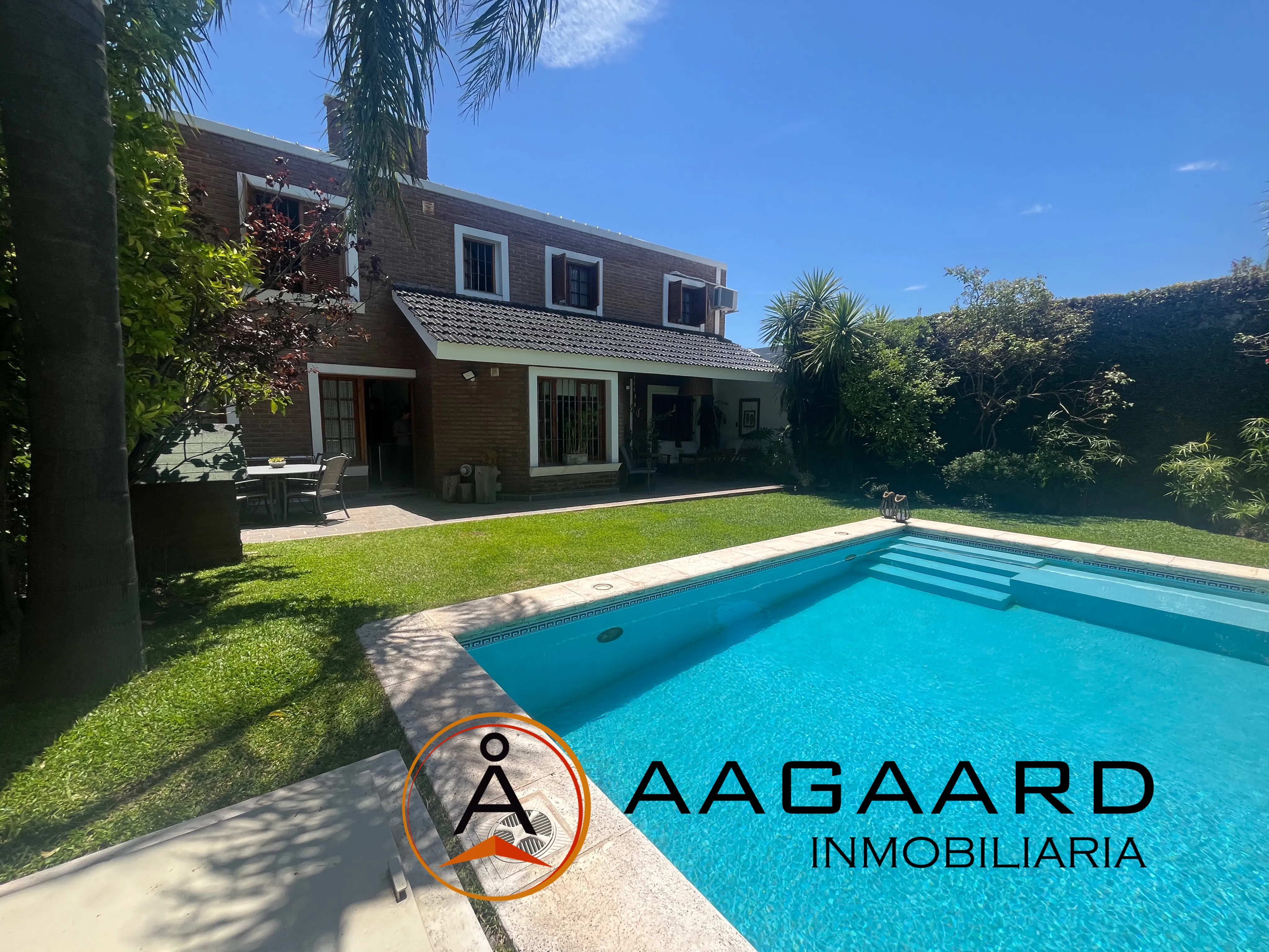 Urca casa en venta excelente tres dormitorios con pileta y escritorio