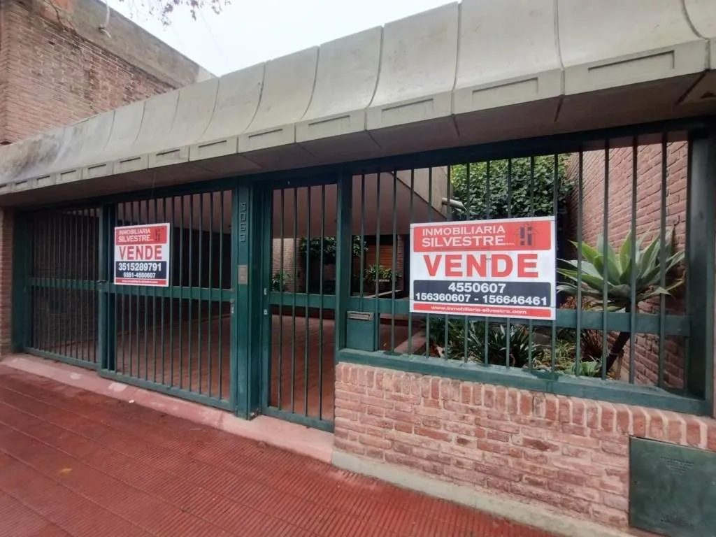 HERMOSA CASA EN BARRIO SAN VICENTE