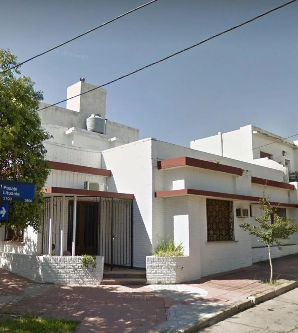 Casa esquina en VENTA - GENERAL PAZ